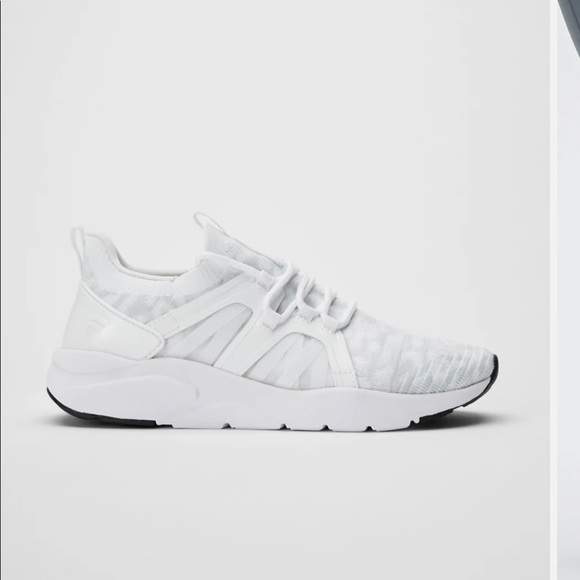 Like new Fabletics Caheunga Performance Sneaker - Picture 1 of 7